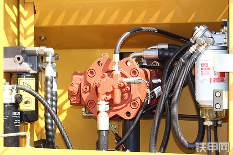 卡特重工CT230-8C挖掘机局部