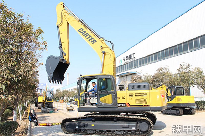 卡特重工CT230-8C挖掘机整机外观