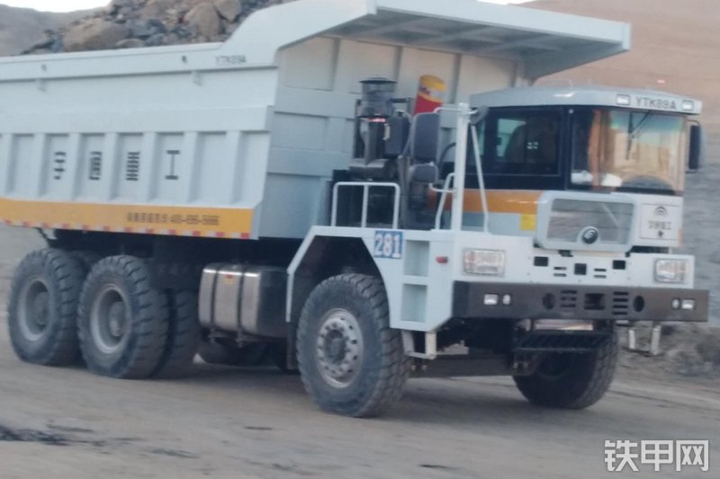 宇通YTK89A非公路自卸车整机外观