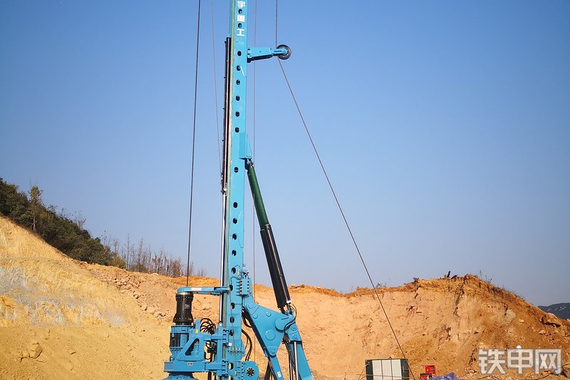 宇通YTR360D旋挖钻整机外观