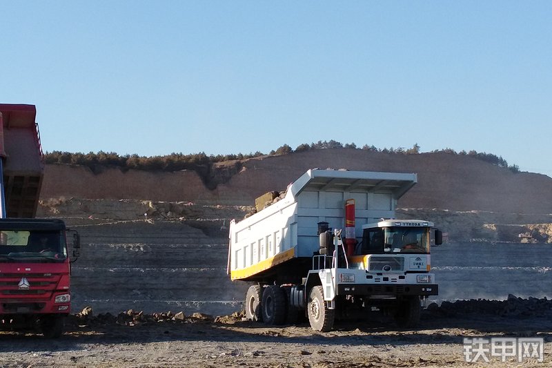 宇通YTK89A非公路自卸车整机外观