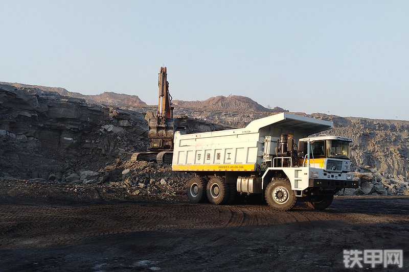 宇通YTK89A非公路自卸车整机外观