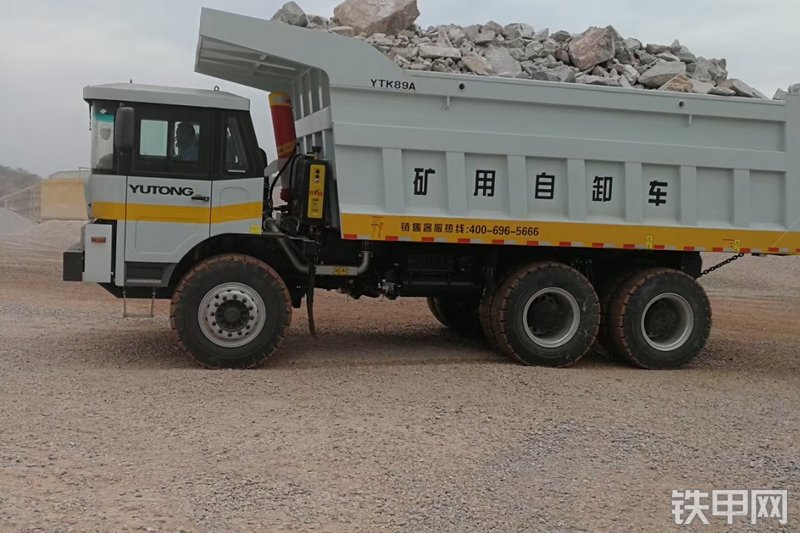 宇通YTK89A非公路自卸车整机外观