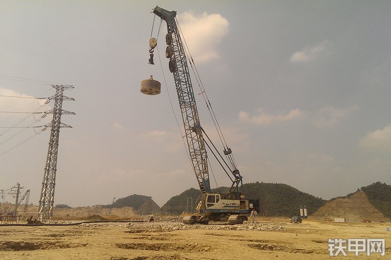 宇通YTQH650B强夯机整机外观