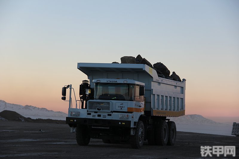 宇通YTK89A非公路自卸车整机外观