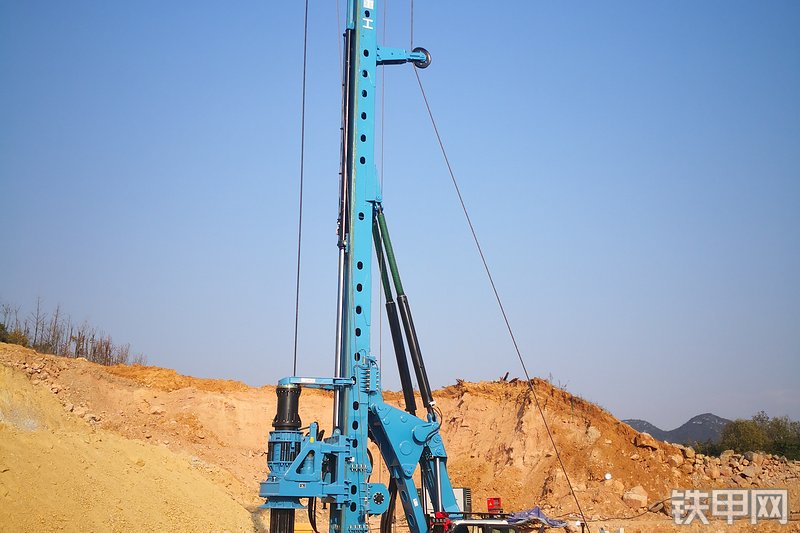 宇通YTR360D旋挖钻整机外观