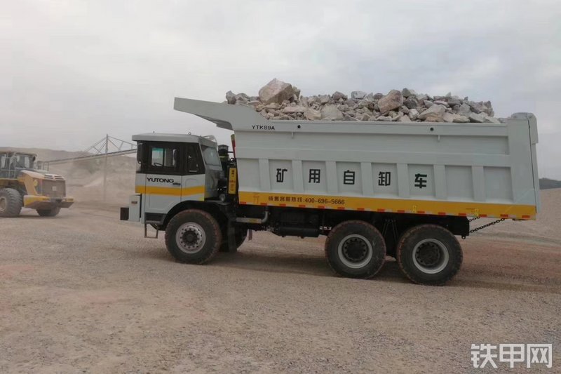 宇通YTK89A非公路自卸车整机外观