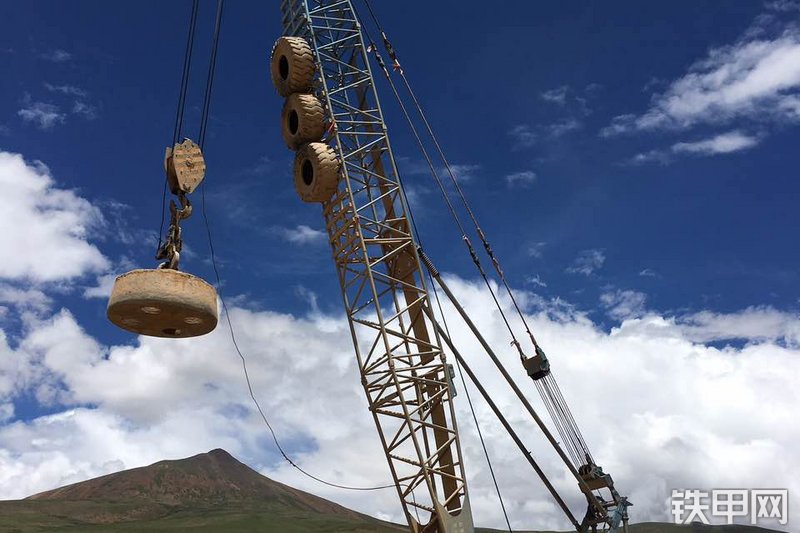 宇通YTQH450B强夯机整机外观