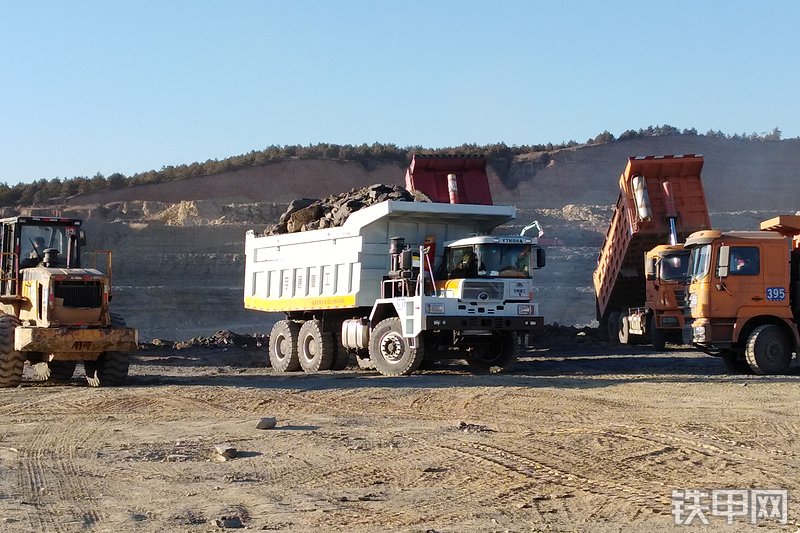 宇通YTK89A非公路自卸车整机外观