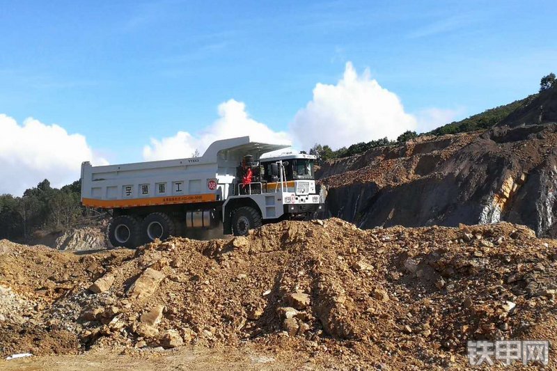 宇通YTK89A非公路自卸车整机外观