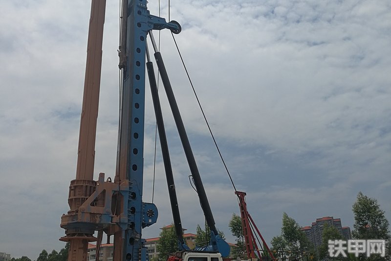 宇通YTR360C旋挖钻整机外观