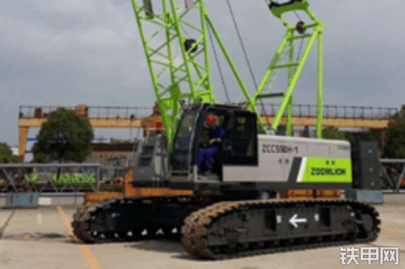 中联重科zcc550h1履带式起重机