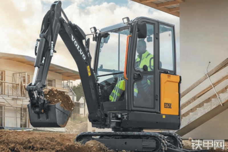沃尔沃EC15E挖掘机整机外观