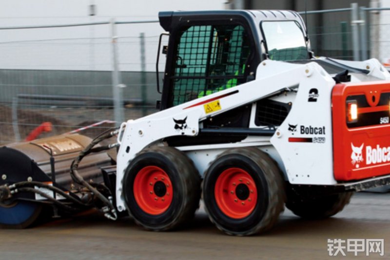 山猫bobcats450轮式滑移装载机