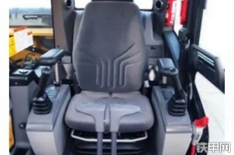 山推SE235LC-9挖掘机局部