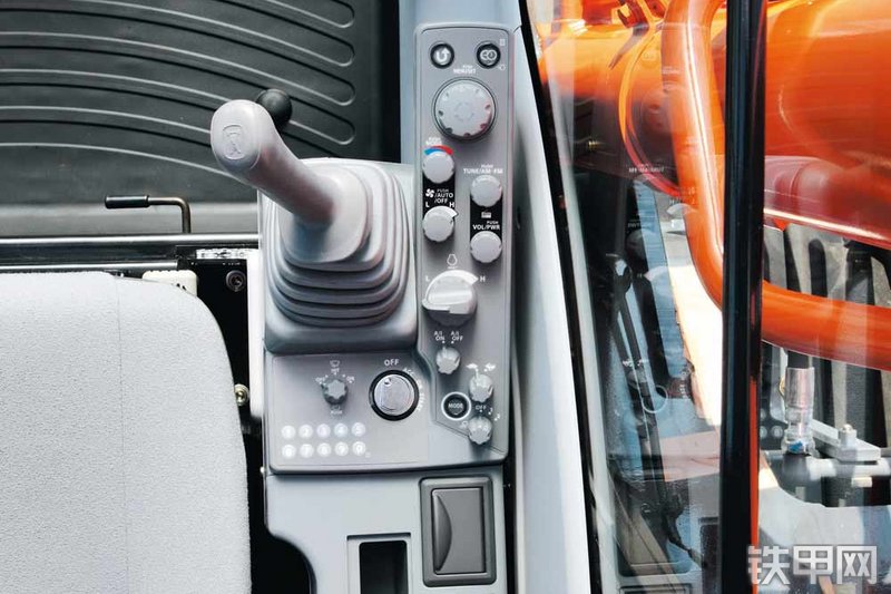 日立ZX360H-5A挖掘机局部