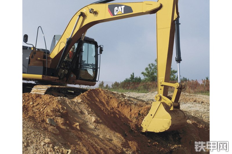 卡特彼勒CAT®318D2 L 小型液压挖掘机整机外观