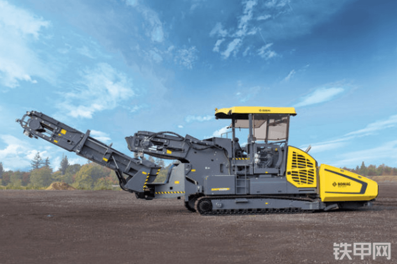 宝马格BMF2500S沥青摊铺机整机外观