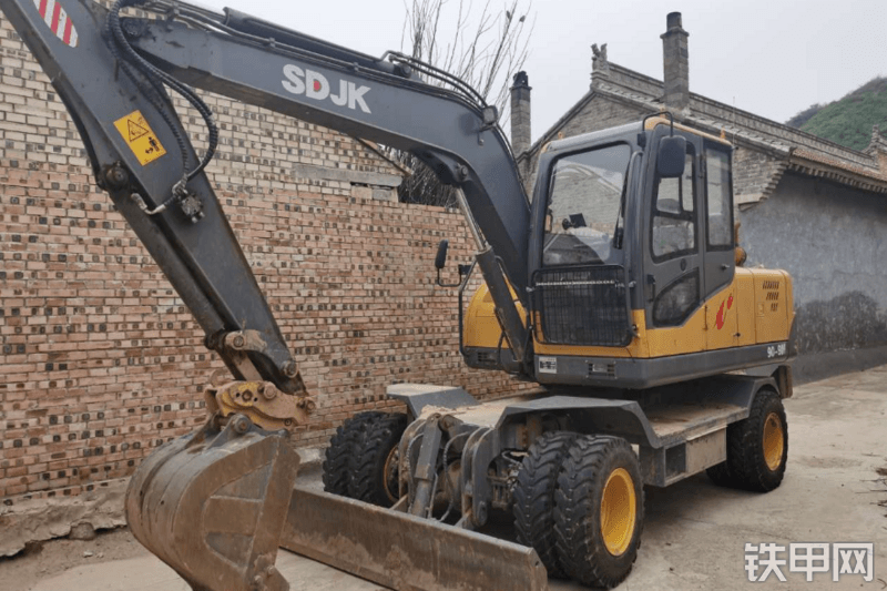 山东捷克JKW85挖掘机整机外观