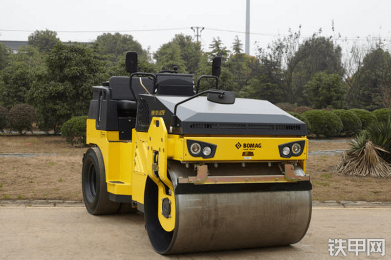 宝马格BW131ACW-5压路机整机外观