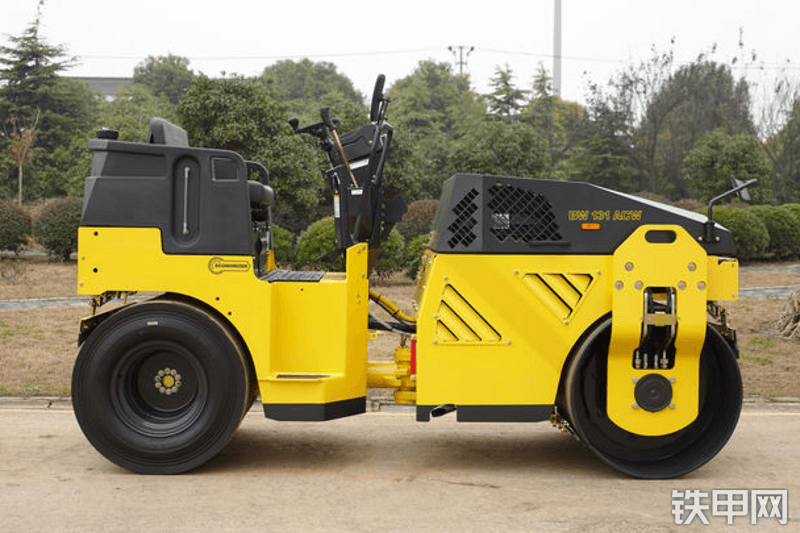 宝马格BW131ACW-5压路机整机外观
