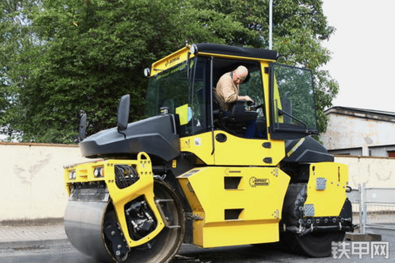 宝马格BW174HYBRID压路机整机外观