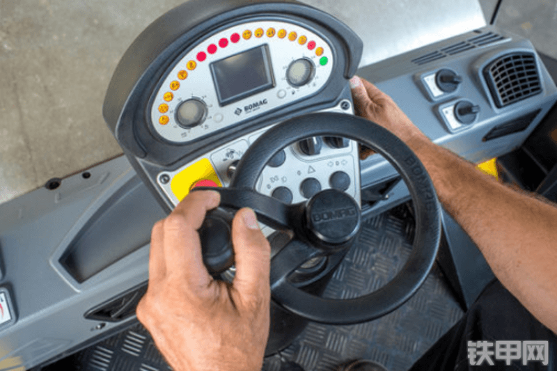 宝马格BW219PDH-5压路机局部