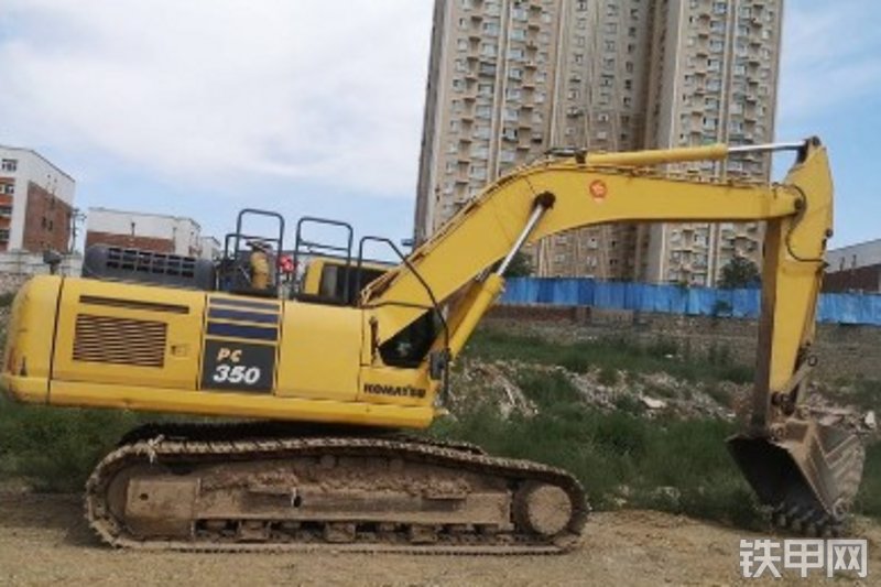 小松PC350-10挖掘机整机外观