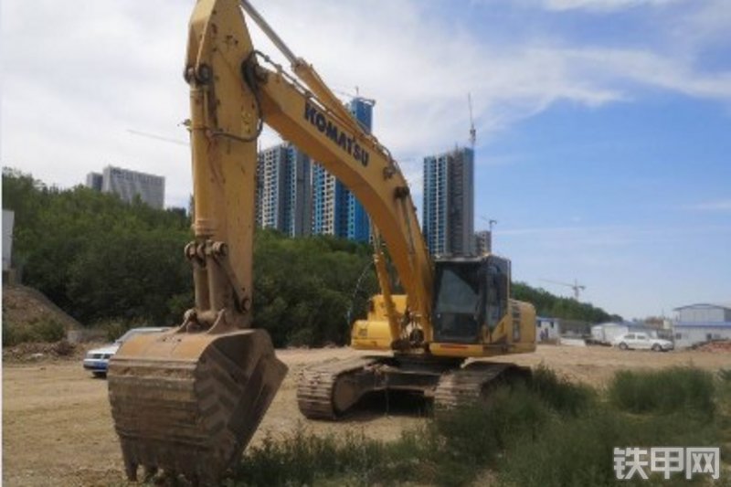 小松PC350-10挖掘机整机外观