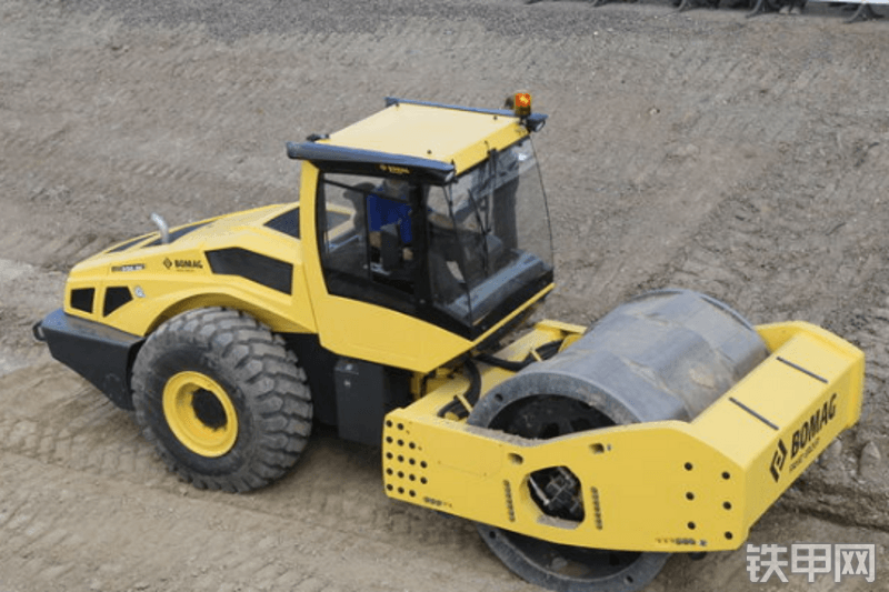 宝马格BW226DI-5压路机整机外观