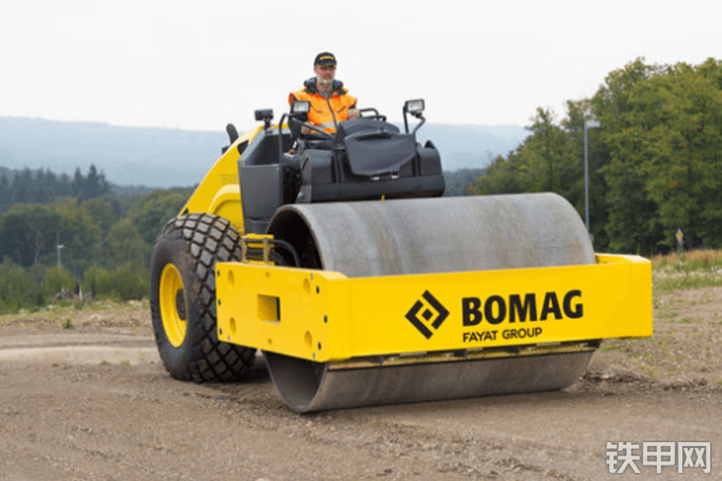 宝马格BW218D-40压路机整机外观