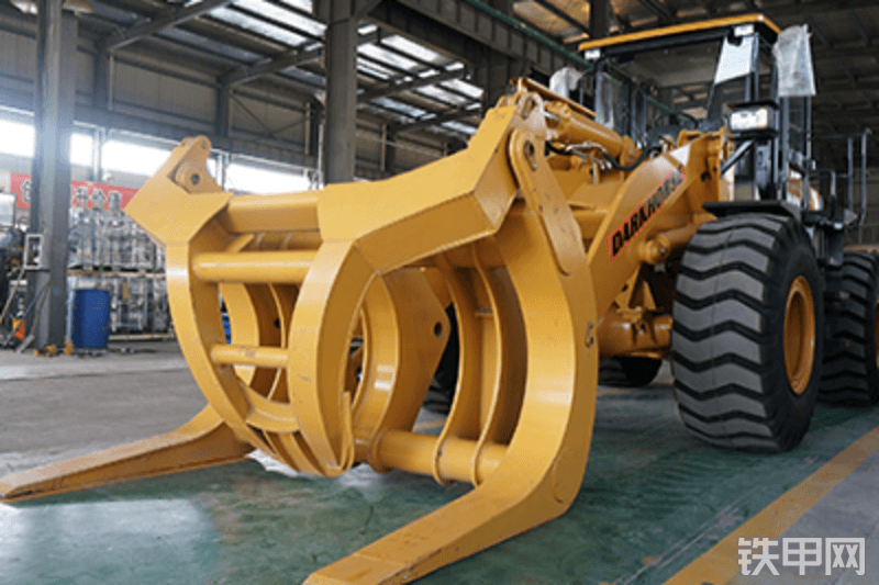 中泽华威HM50CNG(夹木机)装载机整机外观