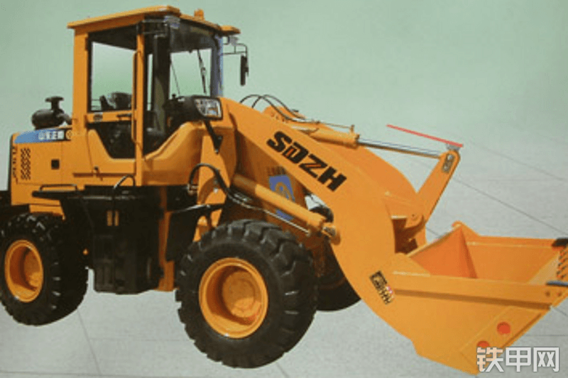 正恒机械ZL-932装载机整机外观