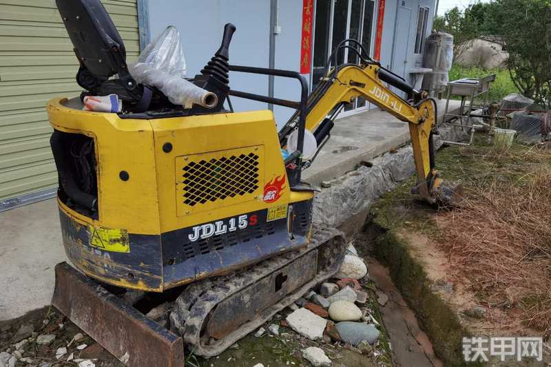 金鼎立重工JDL15S挖掘机整机外观