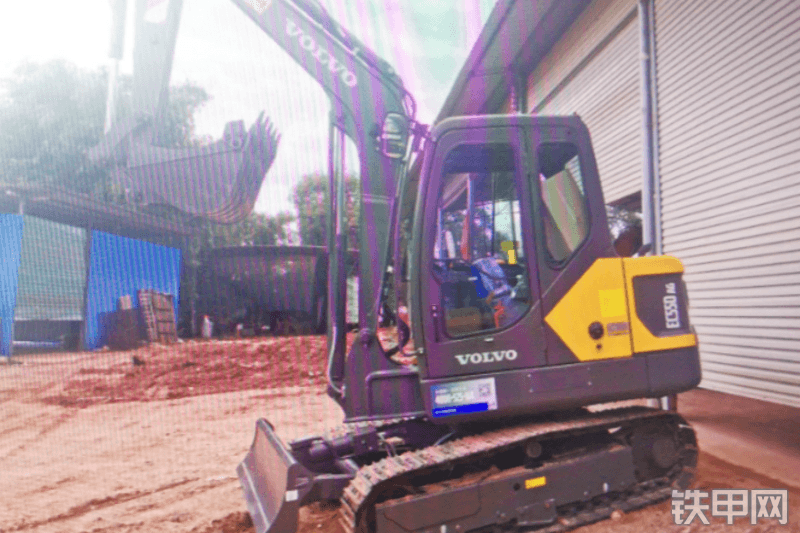 沃尔沃EC55DAG挖掘机整机外观