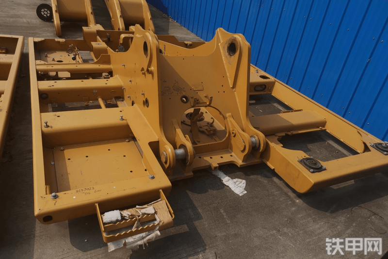 卡特彼勒  318配件整体外观( )