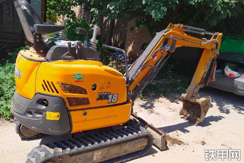 犀牛重工xn18履带式挖掘机