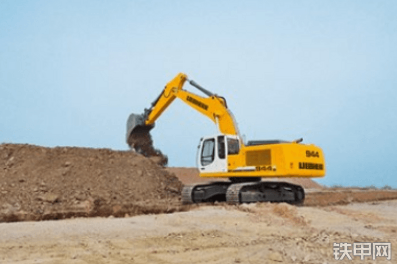 利勃海尔R944C挖掘机整机外观