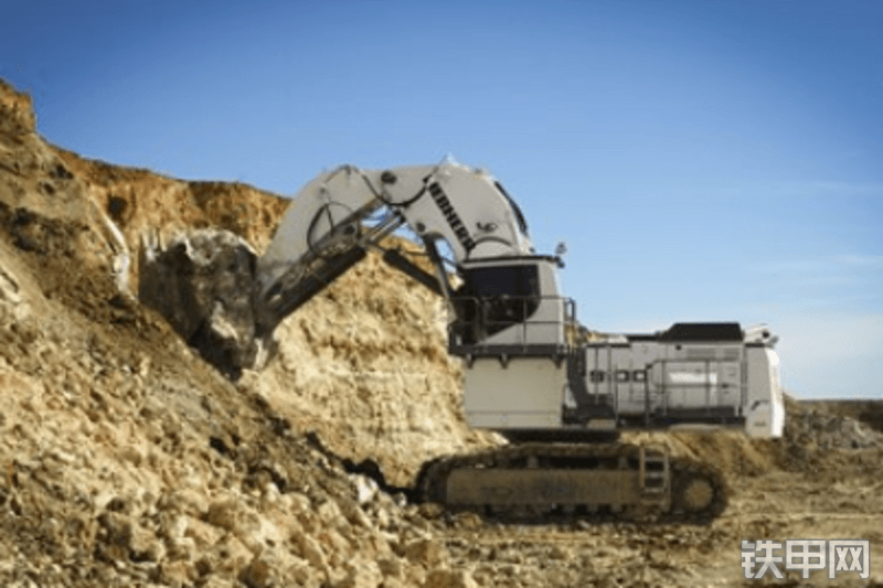 利勃海尔R9100B矿山挖掘机整机外观