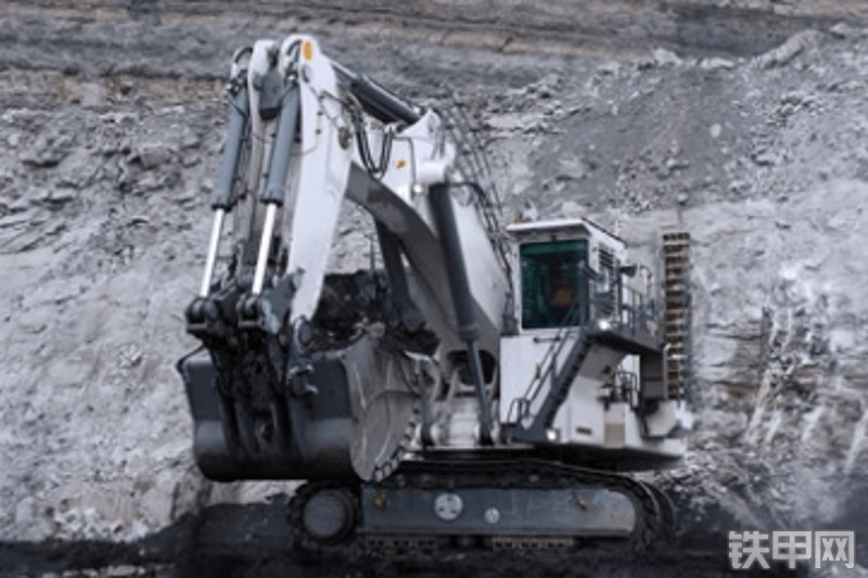 利勃海尔R9400矿用挖掘机整机外观