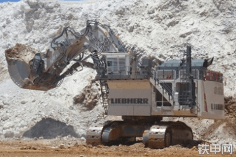 利勃海尔R9800矿用挖掘机整机外观