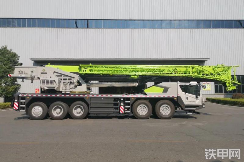 中联重科ZTC950E553起重机整机外观