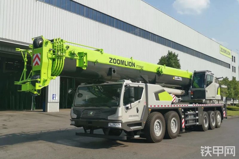 中联重科ZTC950E553起重机整机外观