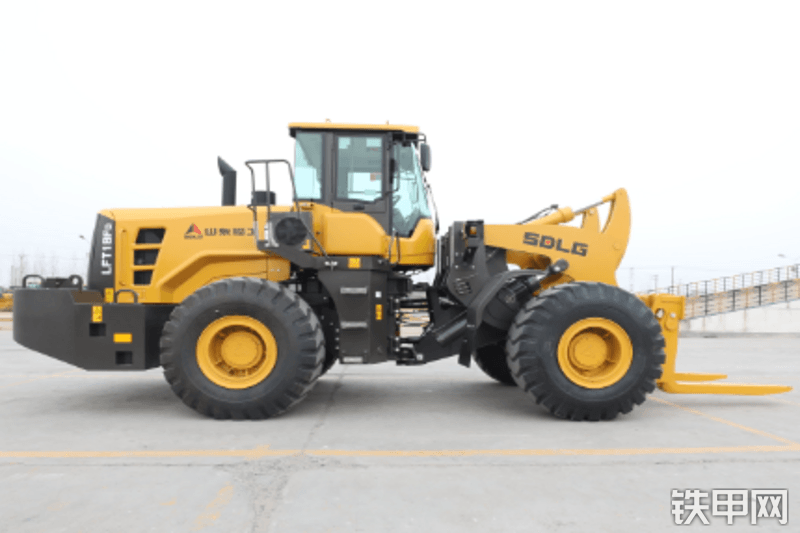 山东临工LFT18F叉装车整机外观