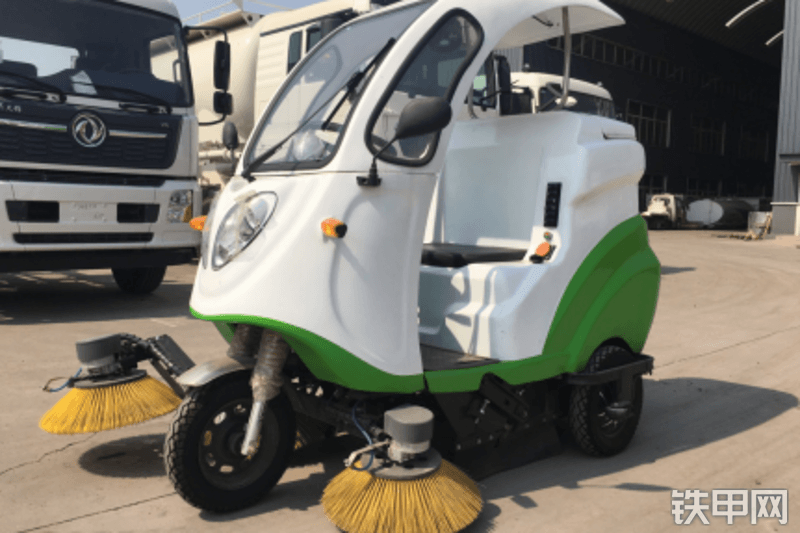 亚特重工tz1131ds扫路车