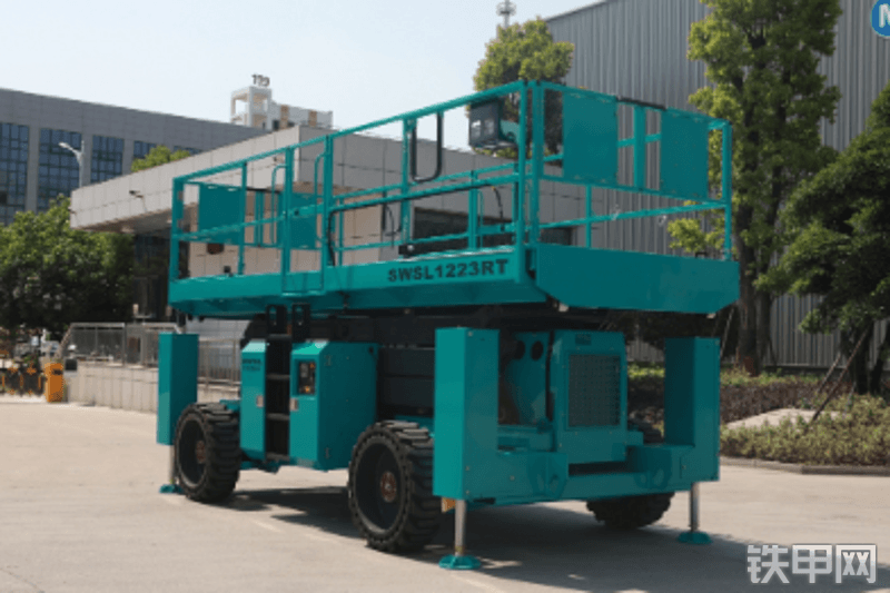 山河智能SWSL1223RT越野高空作业机械整机外观