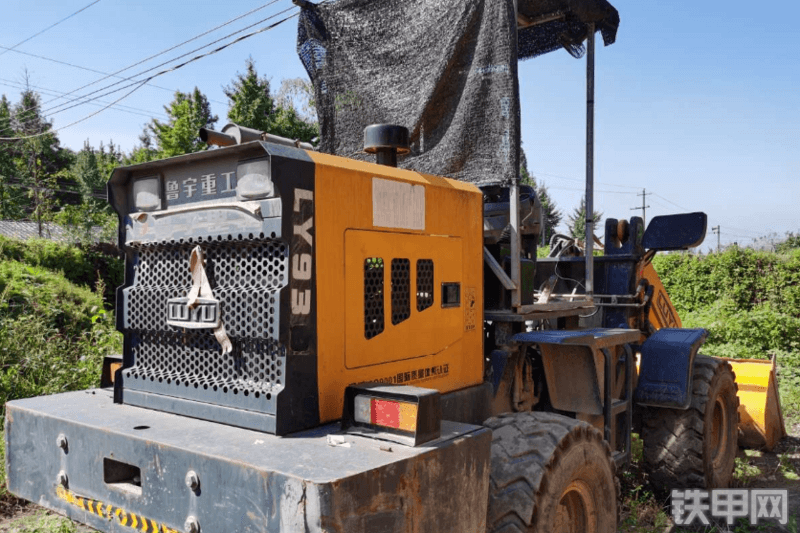 鲁宇重工932装载机整机外观