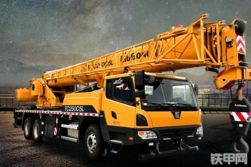 柳工TC250C5L起重机整机外观