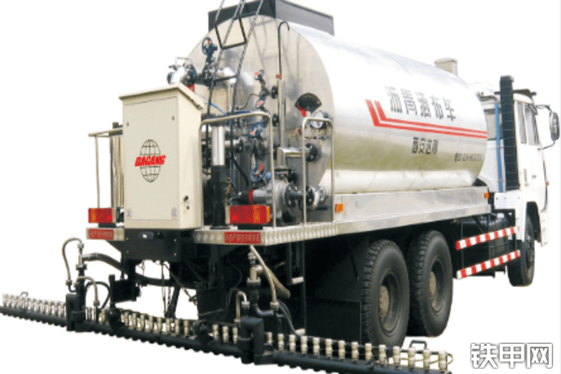 达刚控股DGL5160GLQ-Q084沥青洒布车整机外观