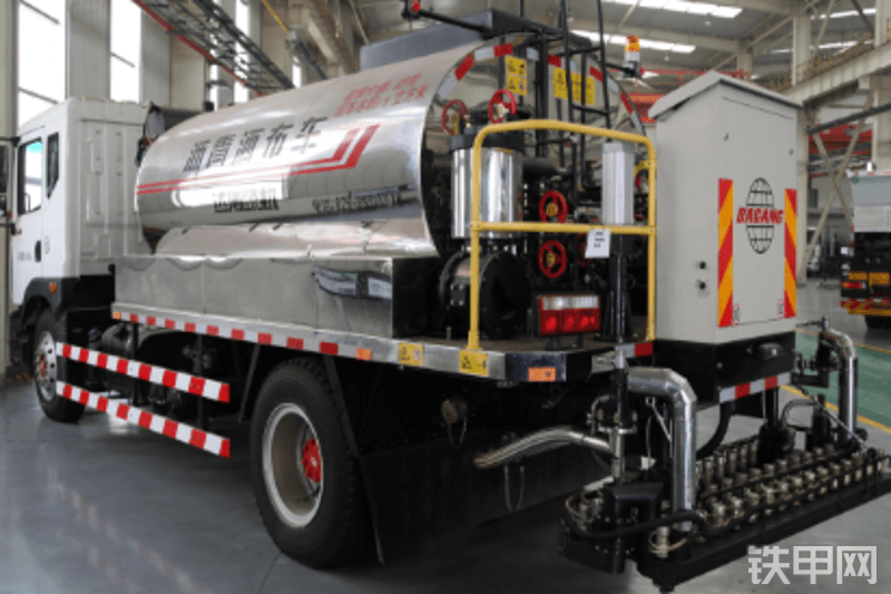 达刚控股DGL5123GLQ-054沥青洒布车整机外观